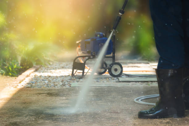 Best Animal Enclosure Cleaning  in Waukomis, OK